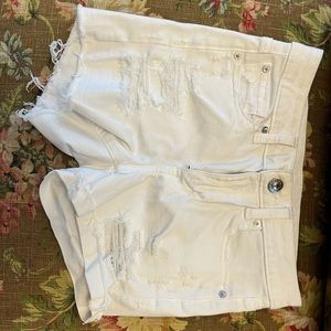 White American Eagle shorts. Size 2. Great condition.